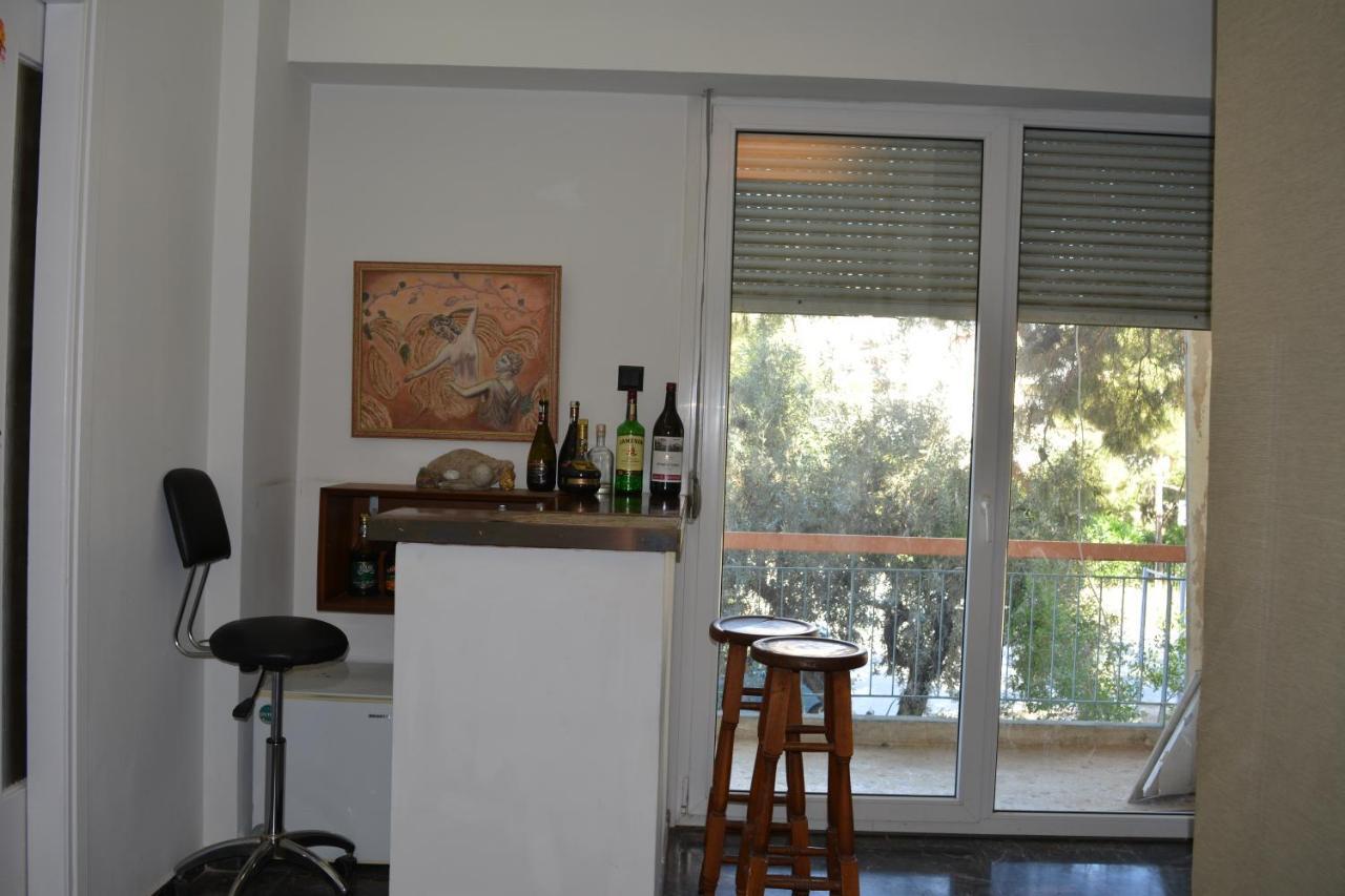 Spacious Apartment With Balconies, Ac, King Bed, Near Dt And Transports Athens Luaran gambar